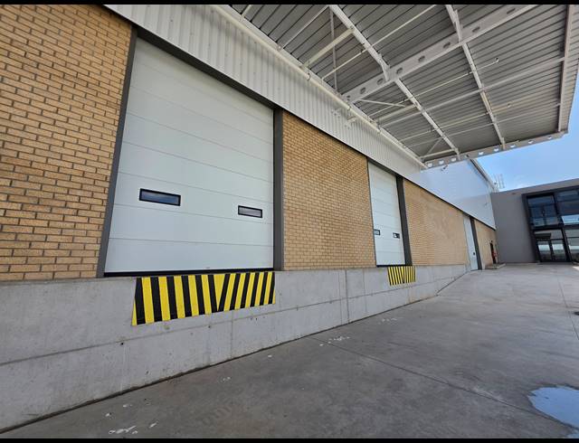 3,107M² WAREHOUSE TO LET IN AIRPORT PARK